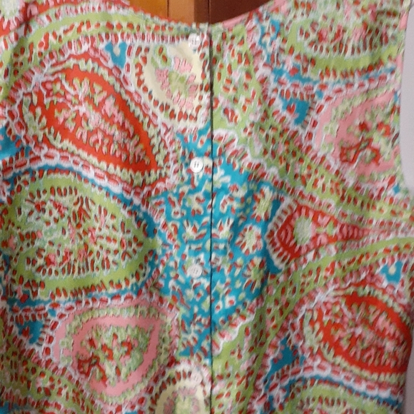 Adorable Top! - Picture 4 of 4